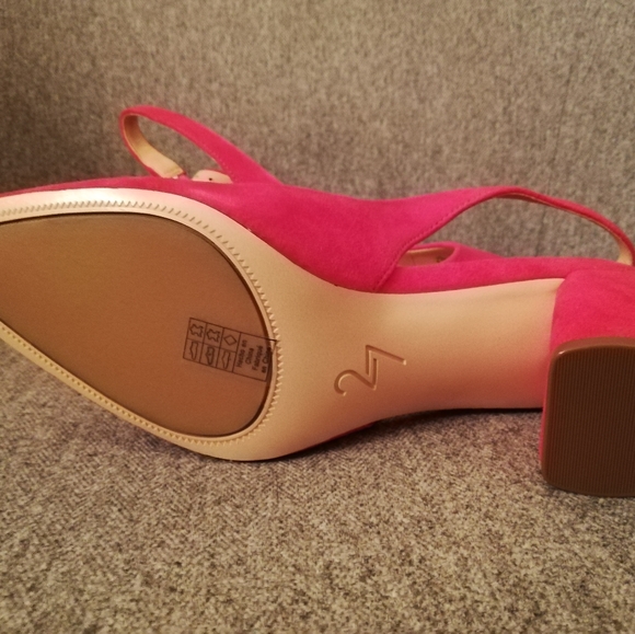 Suede Fuchsia Slingback Pumps. Size 6 1/2. - Picture 5 of 7